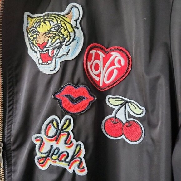 TORRID Black Whatever 92 Love Oh Yeah Patch Bomber Zip Up Jacket Coat Size 1/XL - Picture 2 of 15